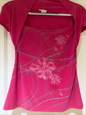 Body Central Fuchsia Floral Scoop Neck Short Sleeve Top, sz L